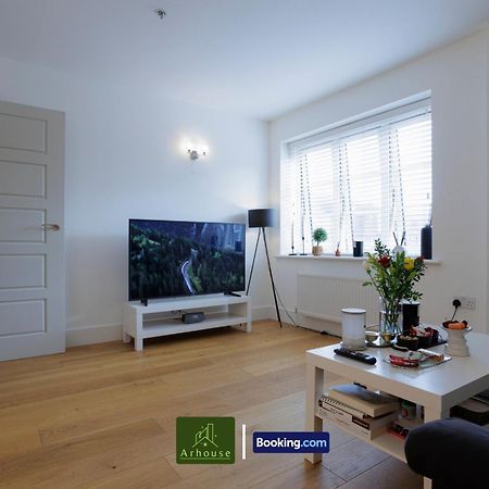 One Bedroom Apartment By Arhouse Apartments Short Lets & Serviced Accommodation Kingston With Free Wifi Kingston upon Thames  Luaran gambar