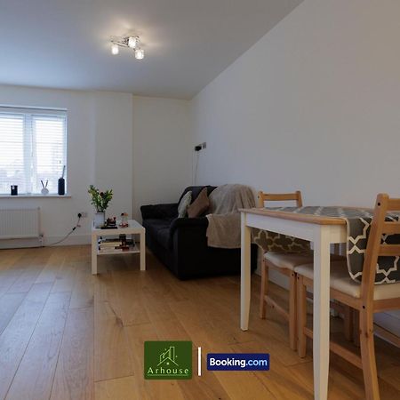 One Bedroom Apartment By Arhouse Apartments Short Lets & Serviced Accommodation Kingston With Free Wifi Kingston upon Thames  Luaran gambar